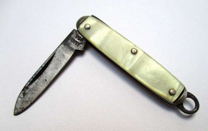 Vintage miniature USA CAMCO folding knife / fob knife / key chain knife