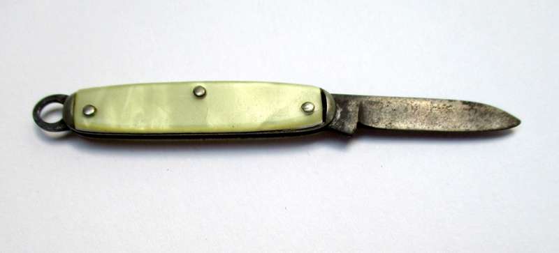 Vintage miniature USA CAMCO folding knife / fob knife / key chain knife