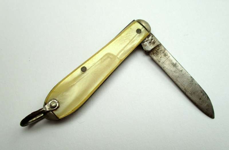 Vintage small `Teardrop` USA, Utica Cutlery Co., Folding knife / Fob knife / key chain knife