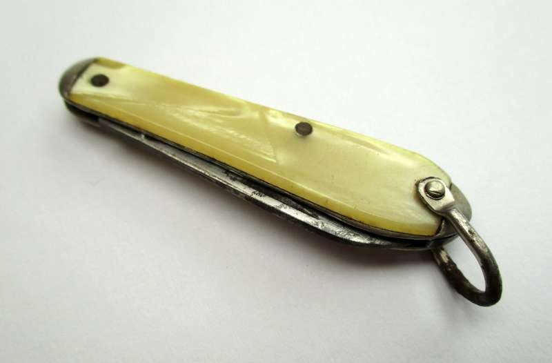 Vintage small `Teardrop` USA, Utica Cutlery Co., Folding knife / Fob knife / key chain knife