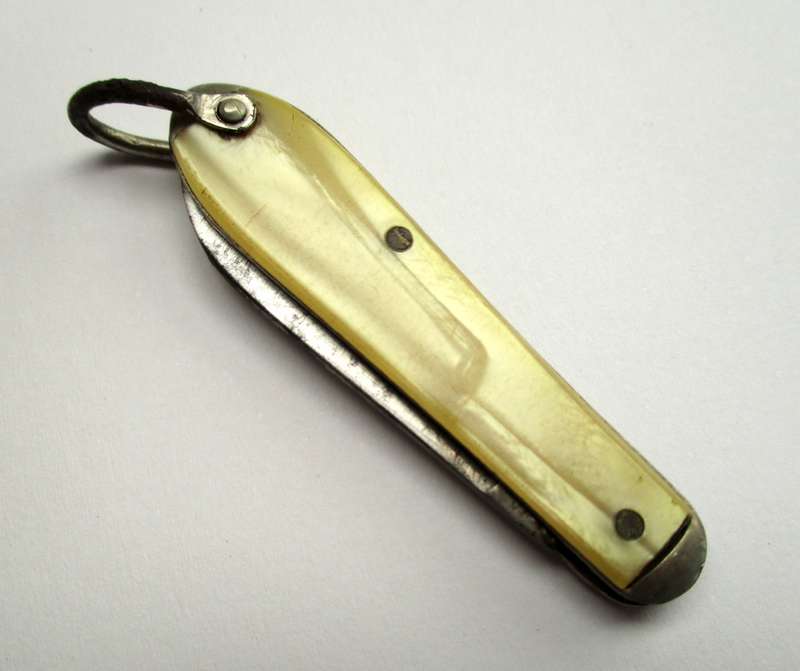 Vintage small `Teardrop` USA, Utica Cutlery Co., Folding knife / Fob knife / key chain knife