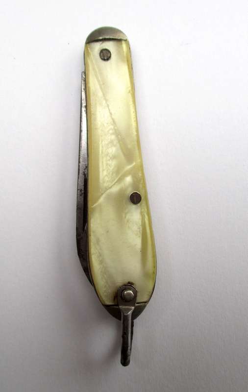 Vintage small `Teardrop` USA, Utica Cutlery Co., Folding knife / Fob knife / key chain knife