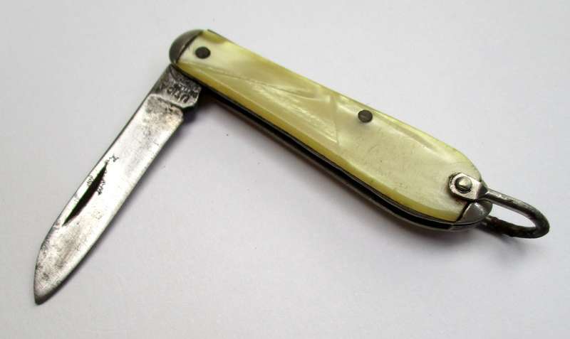 Vintage small `Teardrop` USA, Utica Cutlery Co., Folding knife / Fob knife / key chain knife