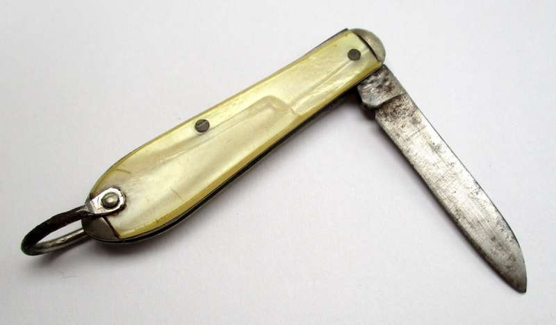 Vintage small `Teardrop` USA, Utica Cutlery Co., Folding knife / Fob knife / key chain knife
