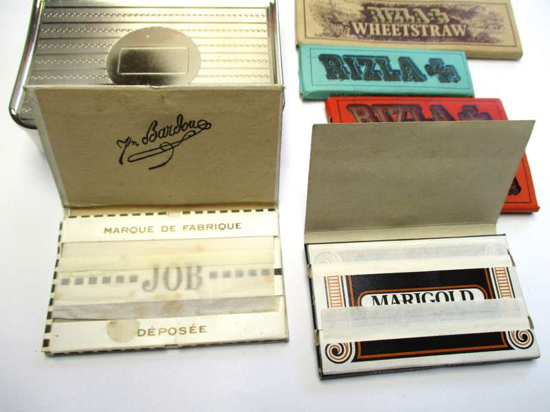Vintage smoking papers - Rizla / Marigold & cigarette rolling tin