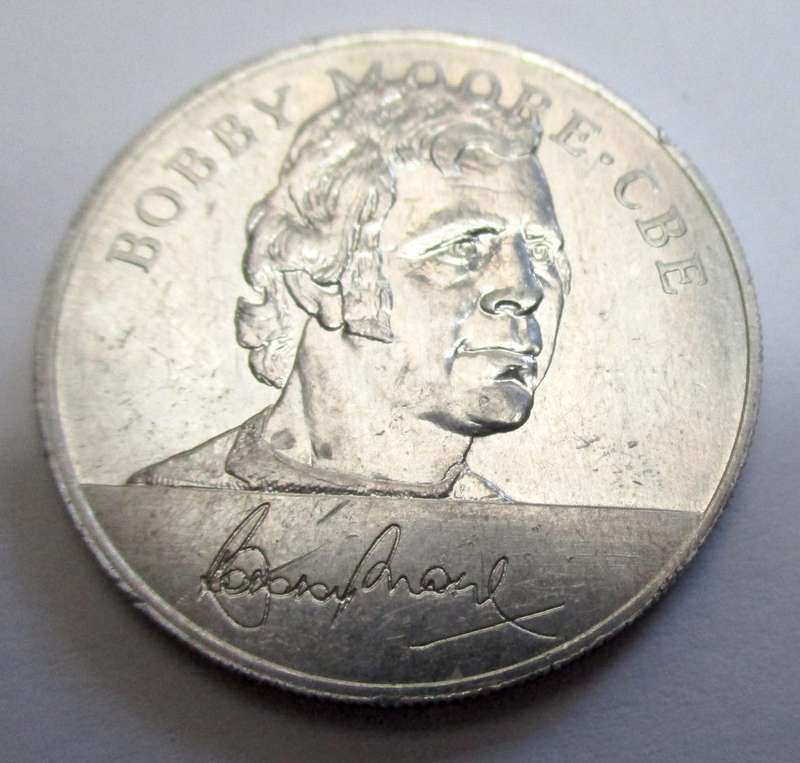 Football token - England World Cup Squad - Mexico 1970 - Bobby Moore - ESSO collection
