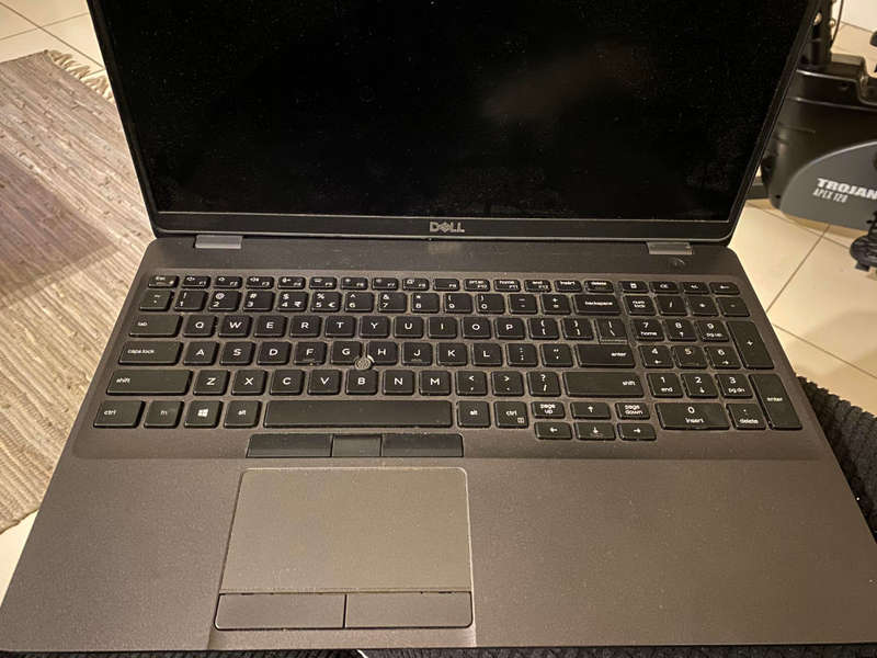 Dell Latitude 5500 Laptop Intel Core i7 16GB Memory 475GB SSD