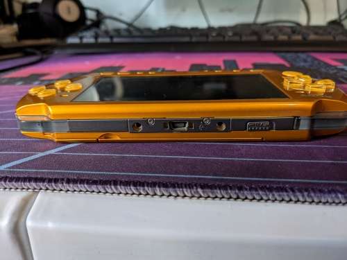 Bright Yellow PSP 3000 / Slim with original box and charger
