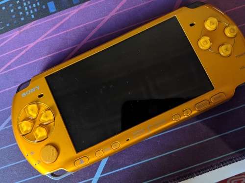 Bright Yellow PSP 3000 / Slim with original box and charger
