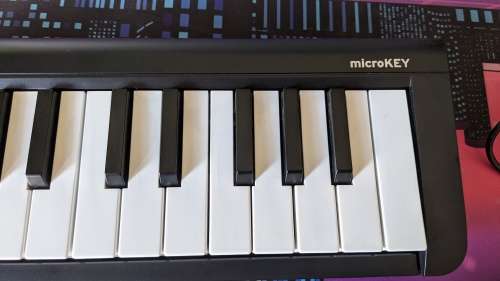 Korg MicroKEY 25 key compact USB MIDI Keyboard+FREE GIFT