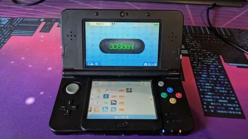 Black New Nintendo 3DS with Original Coverplates