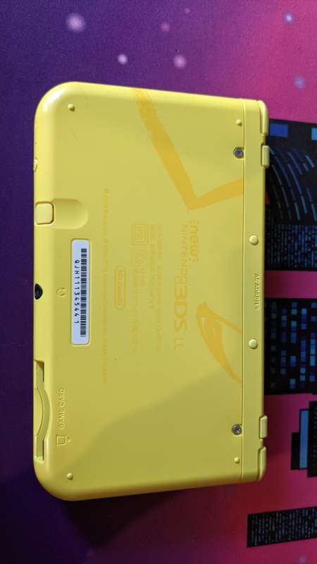 Limited Edition Yellow Pikachu New Nintendo 3DS LL/XL