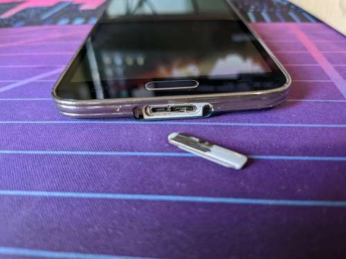Samsung Galaxy S5 smartphone