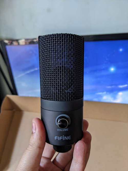 Fifine T669 Cardioid USB Condenser podcast streaming Microphone with Arm Stand and Shock Mount