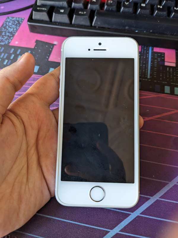 Apple iPHONE SE A1723 - FOR PARTS/REPAIR