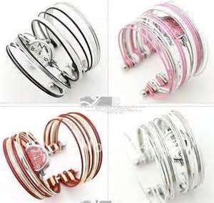 woman's bangle watches ***4 on auction***