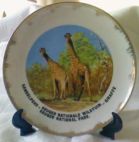 KRUGER NATIONAL PARK GIRAFFE SOUVENIR PLATE