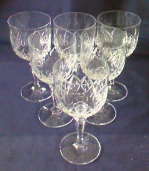 6 EXQUISITE CRYSTAL WINE GLASSES