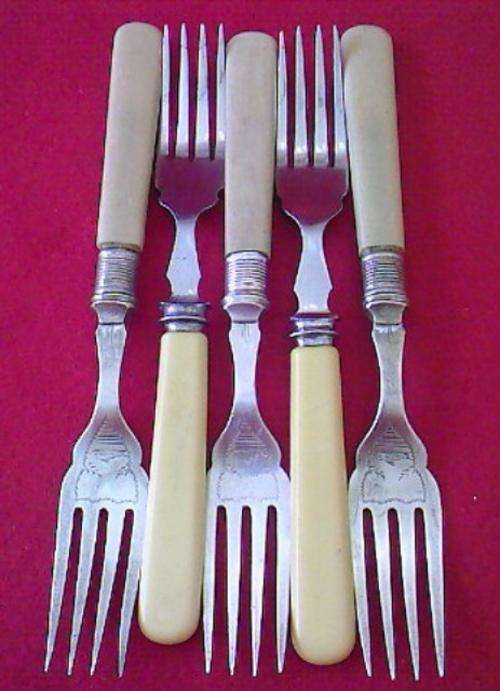 5 MIXED FISH FORKS (SOME WITH BONE HANDLES)