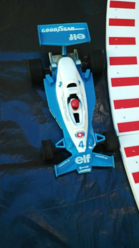 Tyrrell 008