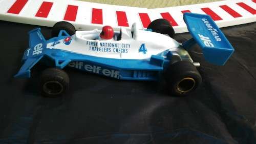 Tyrrell 008