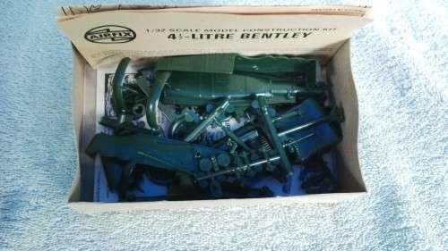 4.5 L Bentley plastic model kit -- complete kit w/ box and assy instructions