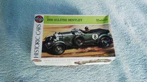 4.5 L Bentley plastic model kit -- complete kit w/ box and assy instructions