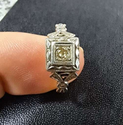 Platinum & 18ct Gold Diamond Ring
