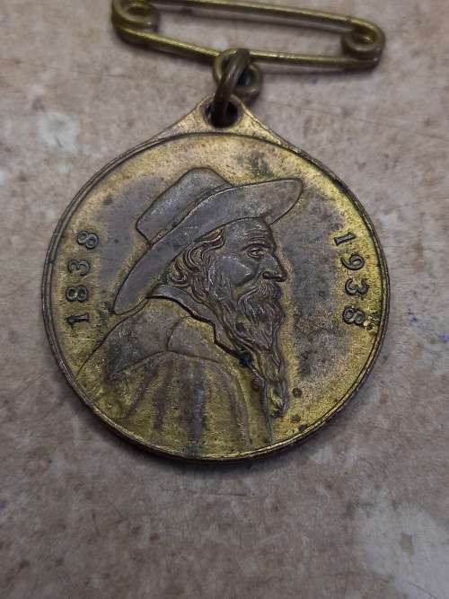 1838-1938 voortrekker medallion "Boer and wife"