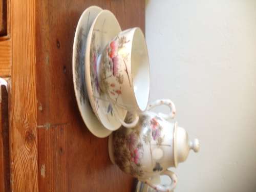 Chinese Tea Set - 5 trios plus sugar basin with lid