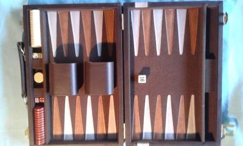 backgammon boardgame