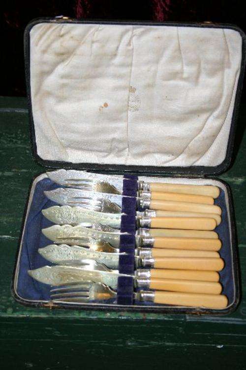 EPNS Fish Set in Box
