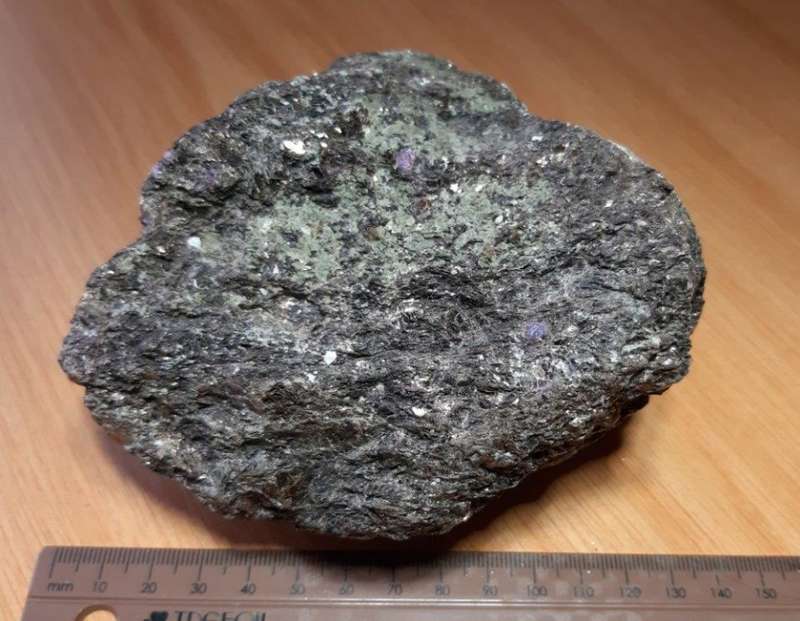 MINERAL SPECIMENS LOT - 36 pieces