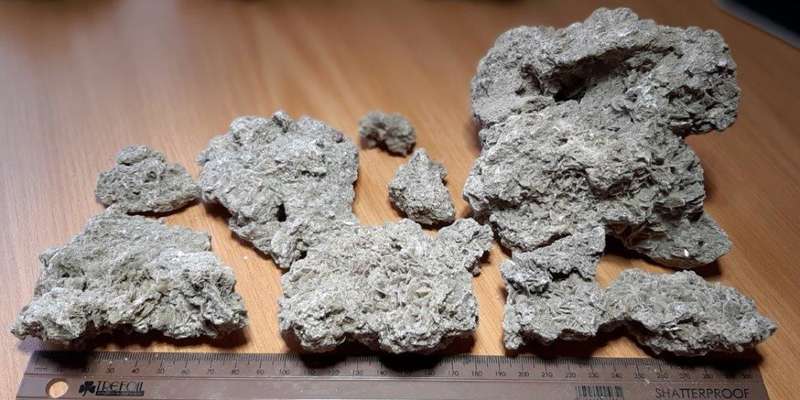 MINERAL SPECIMENS LOT - 36 pieces