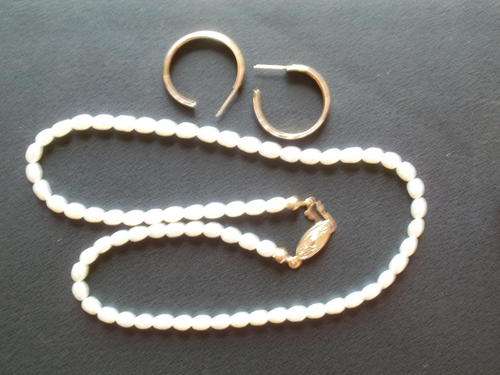9CT Gold Hoop Earings with Pearl Necklace ( Genuine gold )