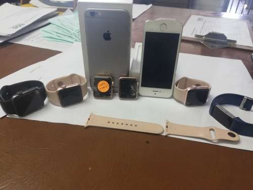 Iphone 6, Iphone 5S & 5 x Apple 2 Watches (Massive Bargain) worth over R30k