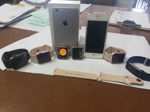Iphone 6, Iphone 5S & 5 x Apple 2 Watches (Massive Bargain) worth over R30k