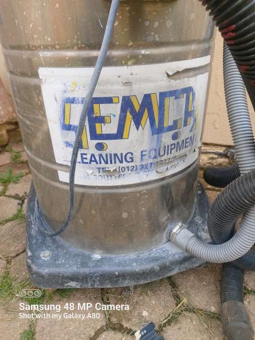 INDUSTRIAL SEMCA 80L VACUUM CLEANER, 2000W FOR HEAVY CLEANING