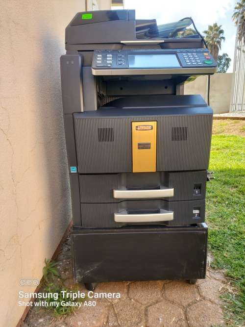 HEAVY DUTY UTAX CDC 1740 Colour Printer Minute, 50 000 prints per month, toners almost full