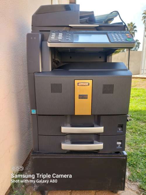 HEAVY DUTY UTAX CDC 1740 Colour Printer Minute, 50 000 prints per month, toners almost full