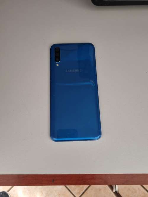 Samsung Galaxy A50, 128GB,  4GB, 25MP, Dual Sim, in 9.8 / 10 Condition Must have gadget