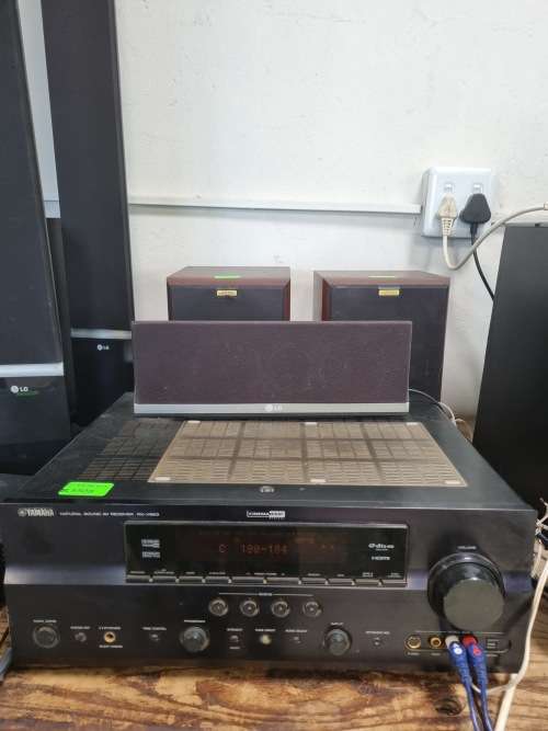 Monster Yamaha RX-V673 Amplifier, 7.2 channels. A must have for good quality music fans