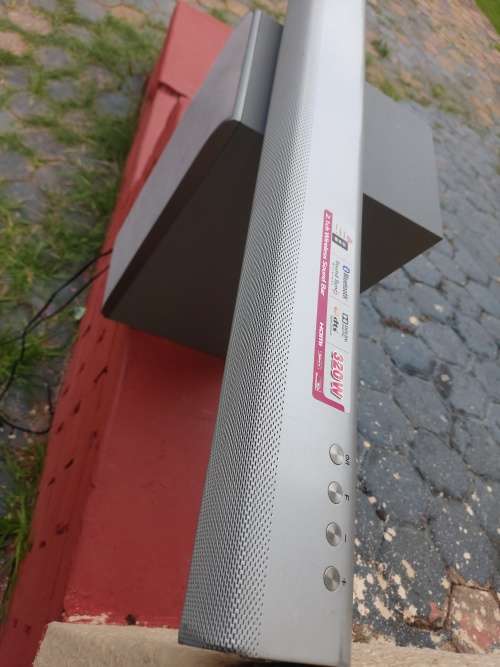 MASSIVE LG LAS550H 2.1 Ch 320W Soundbar with Wireless Subwoofer, EXCELLENT MUSIC EXPERIENCE