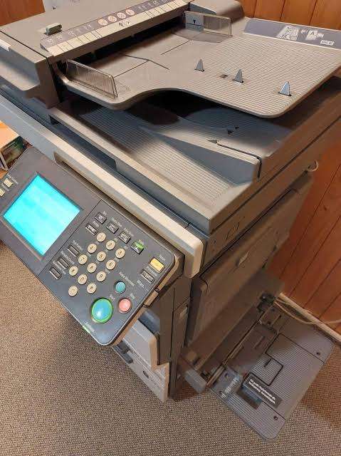 Heavy Duty Konica-Minolta Bizhub 250, in excellent condition with all consumables,  plug and print