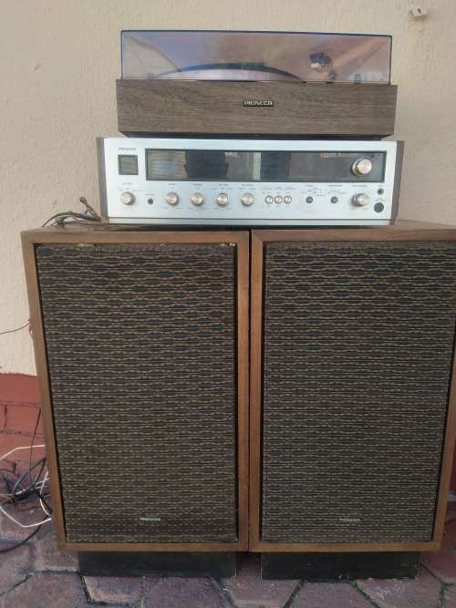 Pioneer Prelude 4000A and Pioneer PL-12 Turntable in working as in the pictures, 50 year old system