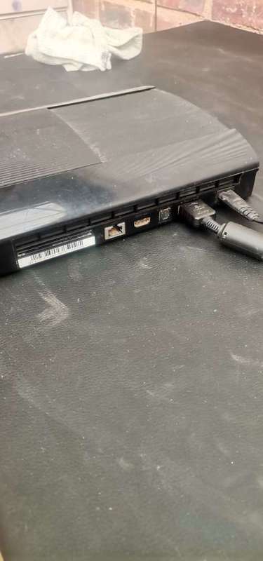 Sony PS3 SUPER SLIM CECH 4304A, with massive 500gb hardrive, in excellent condition Just plug and pl