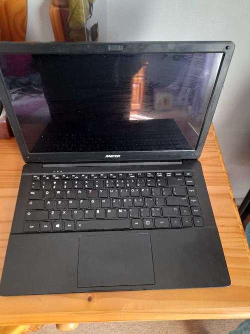 Mecer Z140C Edu+, 500gb, 4gb ram, 1.10ghz, windows 10 in great condition