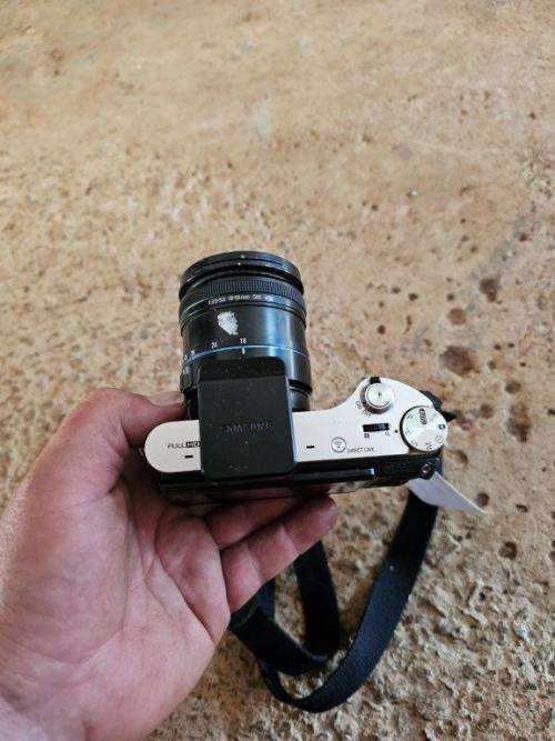 Real Deal Samsung NX300 Mirrorless Digital Camera with 18-55mm, WIFI, Amoled Touch, 3D