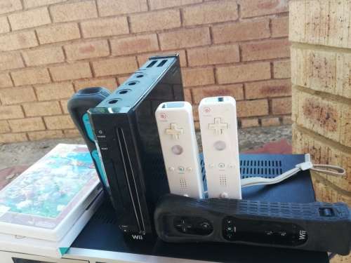 Nintendo Wii  system with free games