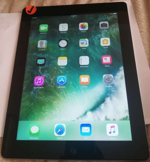ALMOST NEW IPAD 4. 64GB, 5MP CAMERA, SUPERB PROCESSOR. IN ORIGINAL CASE. 9.9 - 10